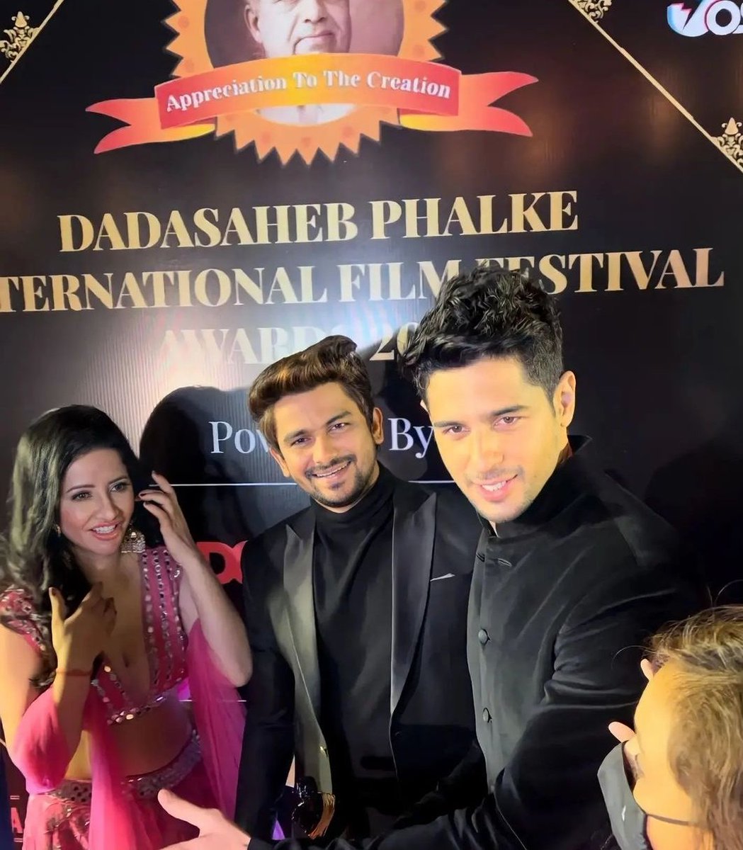 PonbuaCh's tweet photo. I am so happy for the recognition #VJSunny is getting ❤️

Sunny's years hardwork is getting paid off now 🤞

Bhagvan ka ghar dher hai andher nehi @VJSunnyOfficial ❤️ https://t.co/vBmkknyhji