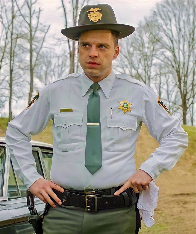 hildadaniela's tweet photo. Sebastian Stan , Iโm gonna say this is my ex husband . #SebastianStan #LeeBodecker #SheriffLee #TheDevilAllTheTime #PepsiCup https://t.co/uaBA1HZxFX