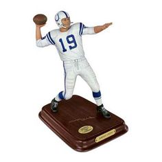 NFL_Journal's tweet photo. #NFLStatues https://t.co/mrDcAeC3R3