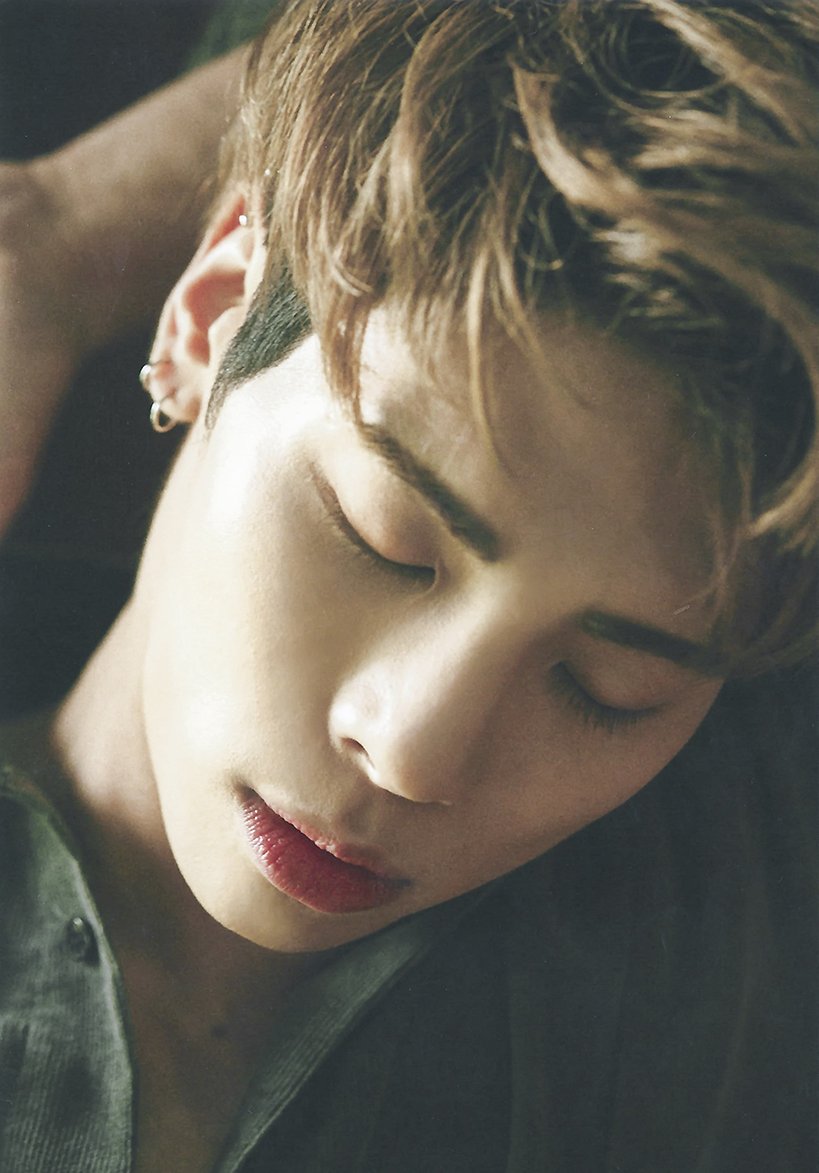 hourly jonghyun tweet media