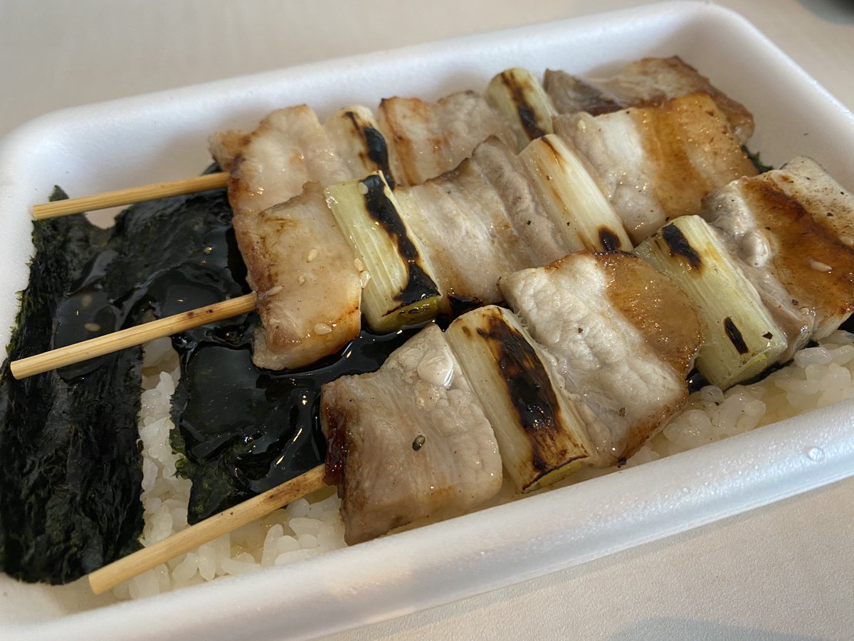 Pablomile_'s tweet photo. 朝ごはんは、ハセストのやきとり弁当 https://t.co/hARGBdm6Qb