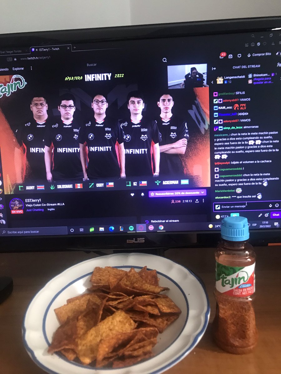 Cuechs's tweet photo. Viendo al Awelo @EstJerry1 apoyando al @EstralEsports 🧡🦅 con una buena @TajinMexico
#GoEstral #ESTajin 🦅🧡 https://t.co/ug33RLMGLC