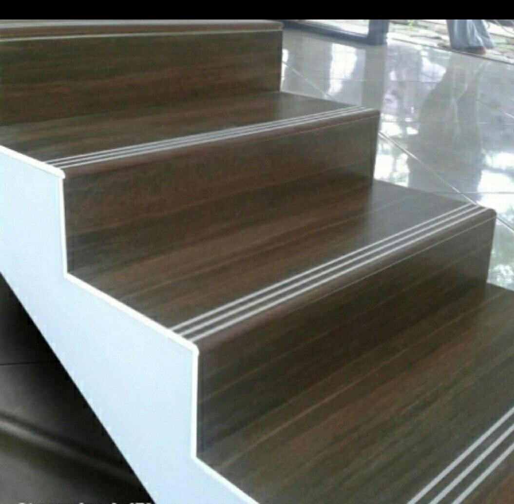 mroenank85's tweet photo. @infotwitwor_ Jual granit untuk tangga 😊 https://t.co/cbIIzjpJ61