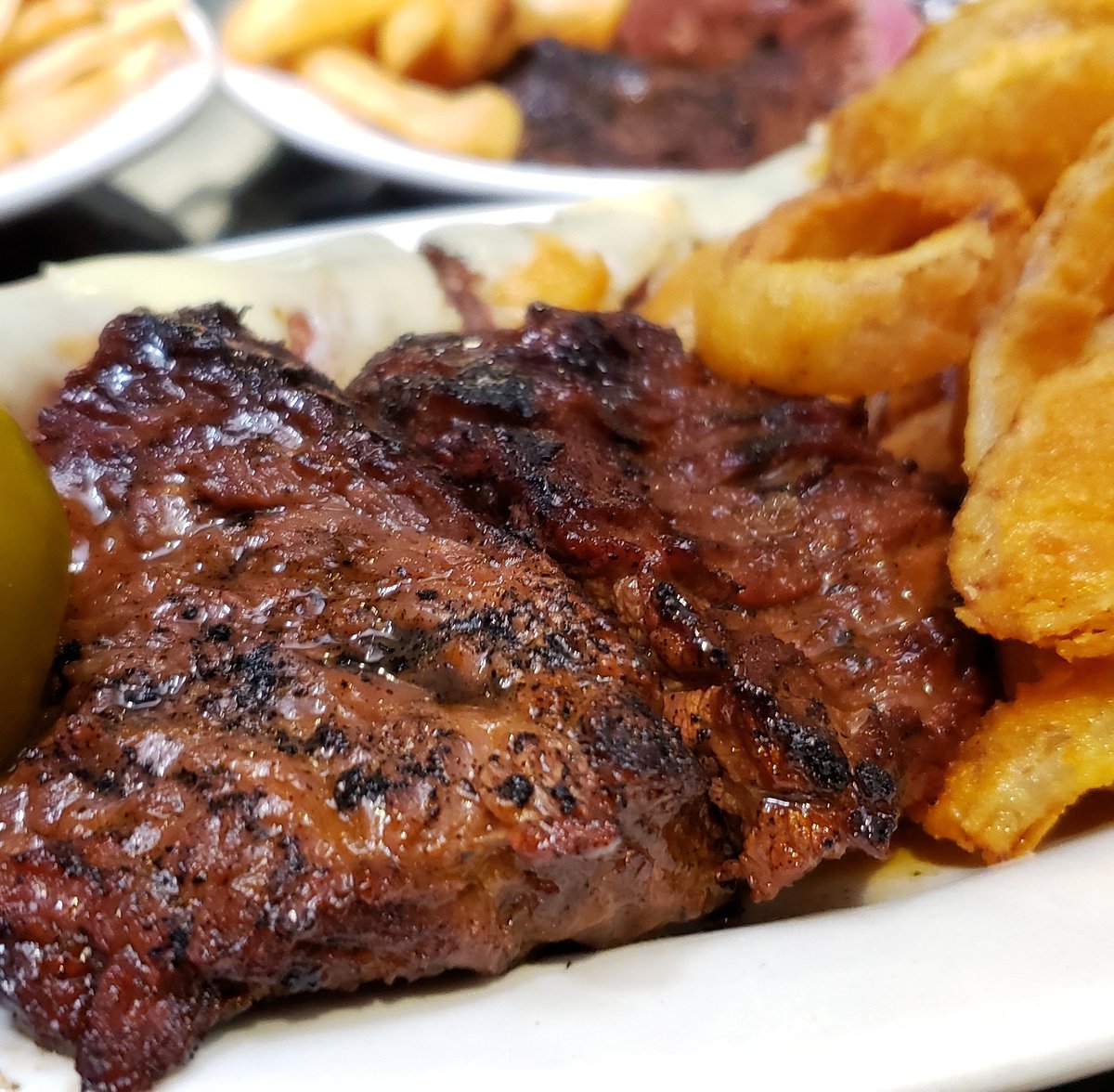 WickedBitesTV's tweet photo. Simply the best! Champons Pub in Peabody. #Peabody #steak #steaktip #wickedbites #food #foodie #dining #restaurant #bar #pub @championspub https://t.co/5SMf71CRVw