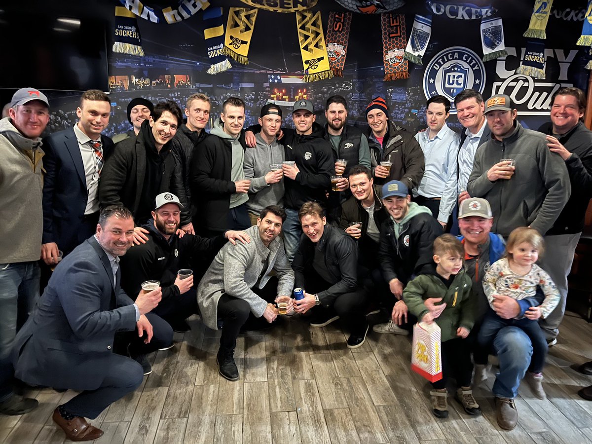 GaryHeenan's tweet photo. Our alumni are key to our success. They return and our current players see their life success. Their support keeps us at an elite level. Thanks guys. Nothing organized this past weekend - you just showed up. Love that. @UticaMensHockey @UCPioneers https://t.co/1ZgMXF0RVD