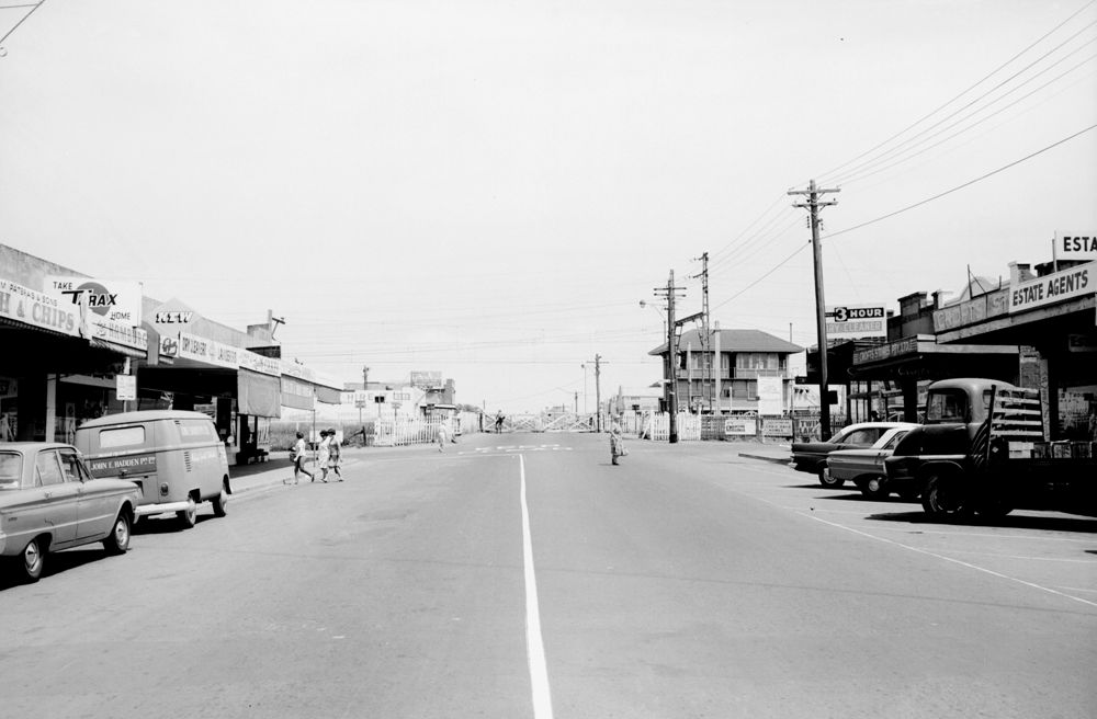 PRO_Vic's tweet photo. It's a lovely drive to Fairfield this #SuburbsofMelbourne Monday. https://t.co/ob8KZP2JTj @CityofDarebin https://t.co/wuNgusfGsu
