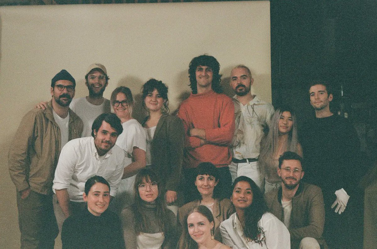 some nice photos from the Live With It video shoot :) i love SHOWBIZZZ

📷 Tamara Léger