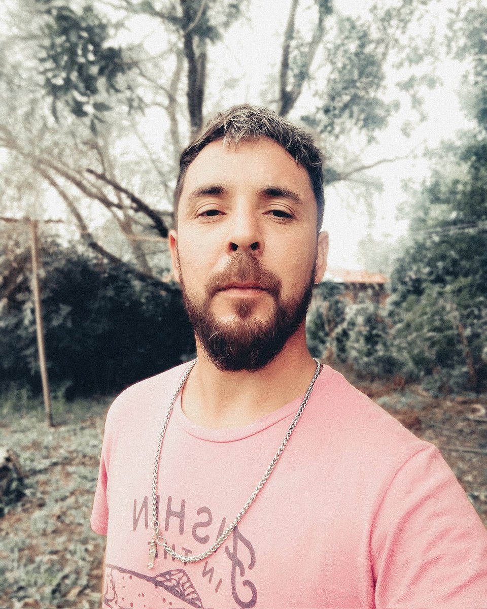 jerobass's tweet image. Siempre fumeta nunca infufumeta.. sino falso domingo perri