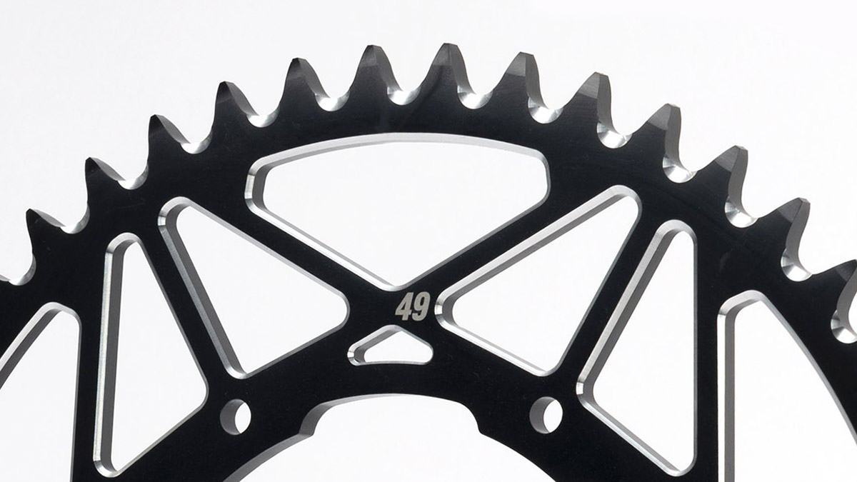 HyperRacing44's tweet photo. You'll cry tears of joy when you can finally read your sprocket numbers. We made the number of teeth nice and bold and laser etched it on both sides of our NEW black anodized undercut sprockets. 
6-bolt pattern | 6-1/4" bolt circle diameter | 520 chain. #HyperRacing https://t.co/2bDyJc1fqi