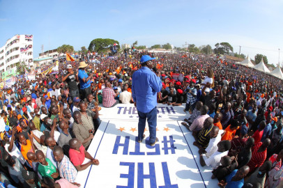 agumba_sigar's tweet photo. I dreamt so badly that someone,  so influential,  is afraid of @RailaOdinga thus planning how he can be finished. I all over sudden woke up. Just said,  "whaaat",  and then, " God forbid ". May he live longer to the fullest. I don't believe in all dreams. #OneKenya  #The5th https://t.co/xpmmxLu6Rr