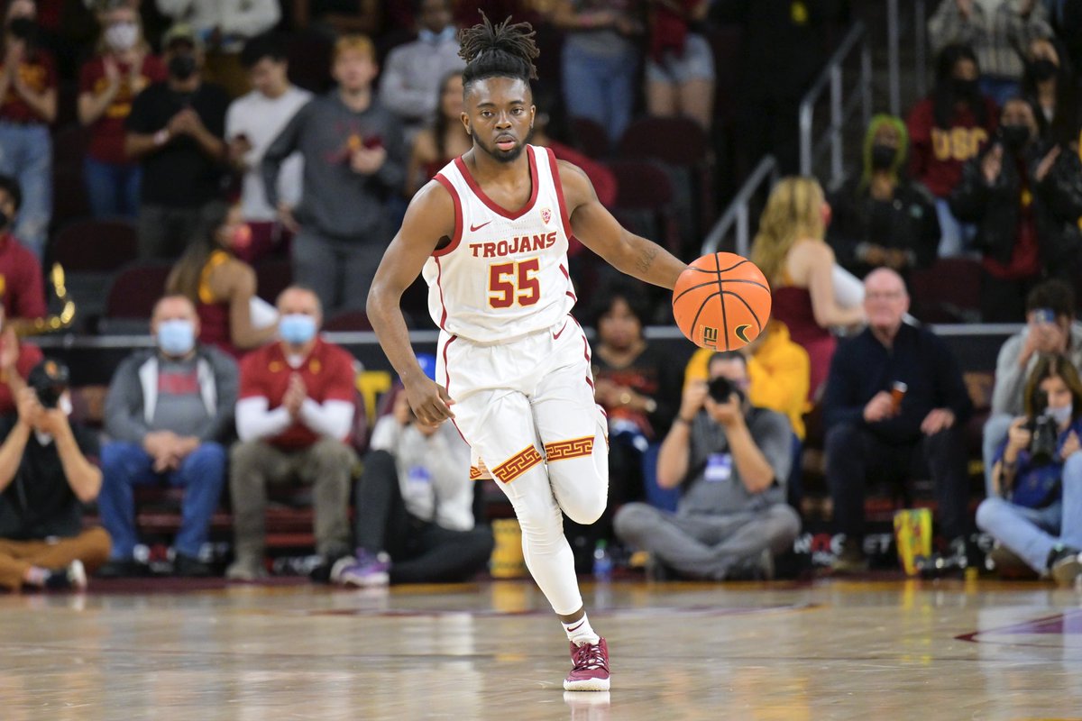 USC_Hoops's tweet image. Celebrating our four seniors at Galen Center this afternoon!

Come cheer on Chevez, Isaiah, Reggie and Amar!