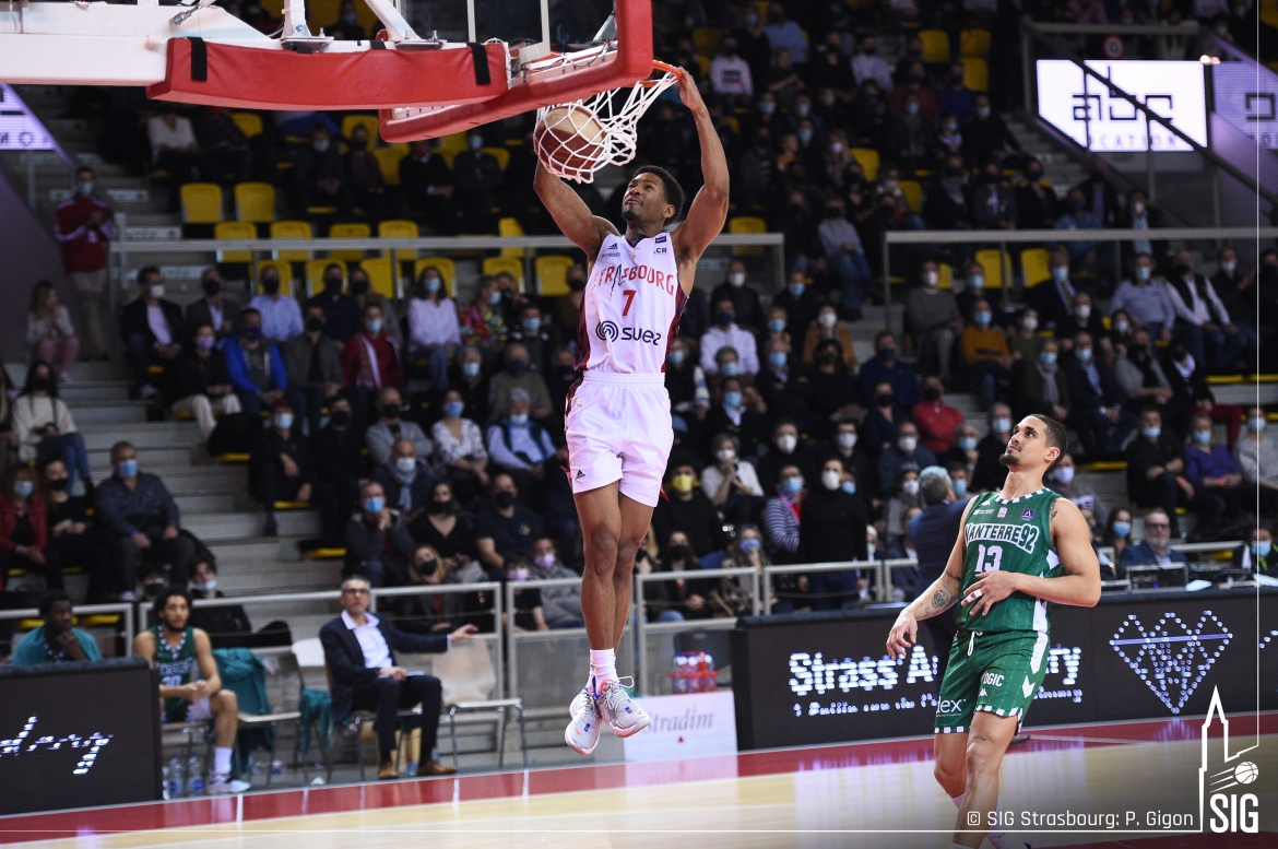 sigstrasbourg's tweet photo. 🏀 14eme journée de #BetclicELITE

Portés par @KamTaylor5 (18pts, 11rbs, 5pds, 3ints), les SIGmen signent leur 5eme victoire de rang face à @Nanterre92. L’équipe est ainsi de retour dans le haut du classement 📈 #gosig 

📄📊Résumé et stats du match  ⤵️
https://t.co/JNUMwdxYgj https://t.co/52hVjkhWkn