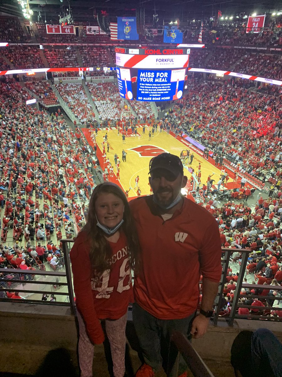 BenLeRoy2's tweet photo. First Badger Game!
#OnWisconsin #michaelfinley24 https://t.co/FDzjPdPLwv