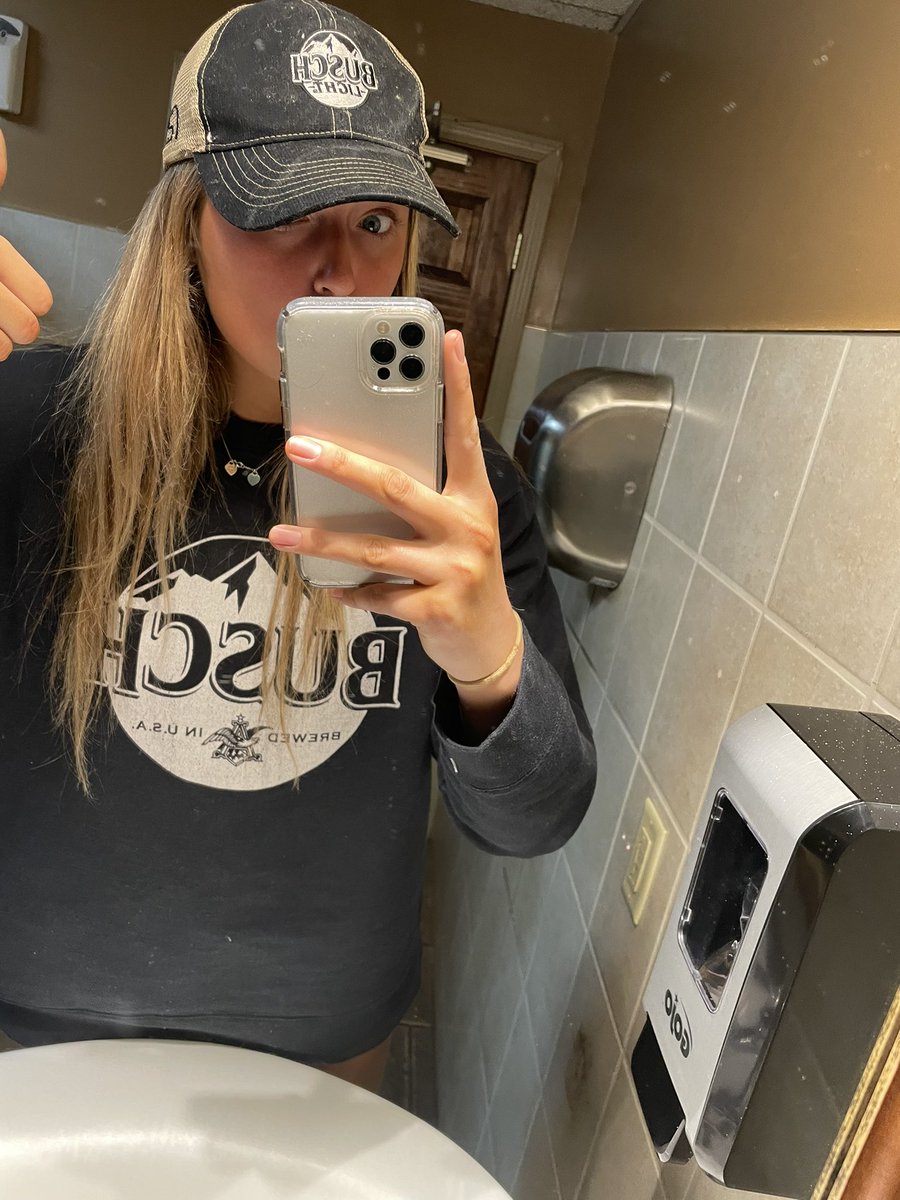 sydrose13's tweet photo. @BuschBeer #BuschRaceTeam #Sweepstakes https://t.co/kyLLIyoyOc
