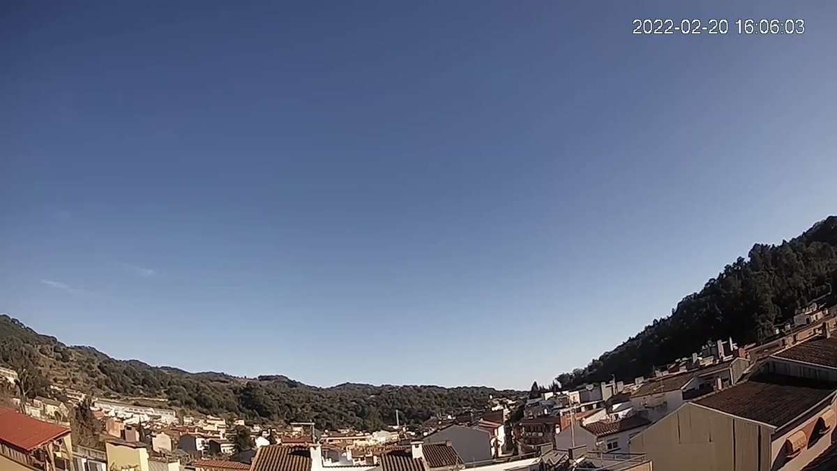 MeteoAdM's tweet photo. #Bonvespre des de la part alta d' #ArenysdeMunt Avui ha tornat el ☀️ i s'ha tornat a recuperar una mica la temperatura respecte la clatellada d'ahir però no pas massa per la brisa marina #Batec #ArenysdeMunt @FoscaClara @epicjoan1 @Esteve_TorrentF #20feb2022 #hivernastronòmic https://t.co/FX3BpiTdJL