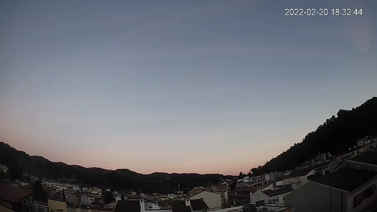 MeteoAdM's tweet photo. #Bonvespre des de la part alta d' #ArenysdeMunt Avui ha tornat el ☀️ i s'ha tornat a recuperar una mica la temperatura respecte la clatellada d'ahir però no pas massa per la brisa marina #Batec #ArenysdeMunt @FoscaClara @epicjoan1 @Esteve_TorrentF #20feb2022 #hivernastronòmic https://t.co/FX3BpiTdJL