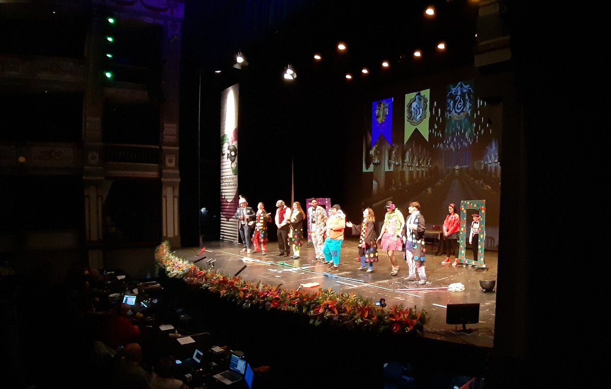 El <a href="/tusdoscoloretes/">TusDosColoretes _</a> saca a gente muy top.
Chino, <a href="/MamMerchan/">Miguel Angel Merchàn</a> <a href="/nano_muarisco/">Antonio Bueno</a> <a href="/pareja_antonio/">Antonio Pareja</a> <a href="/AlbertoSalas80/">Alberto Salas</a> 
#Carnaval101tv #coacMLG2022S1 #CarnavalMLG