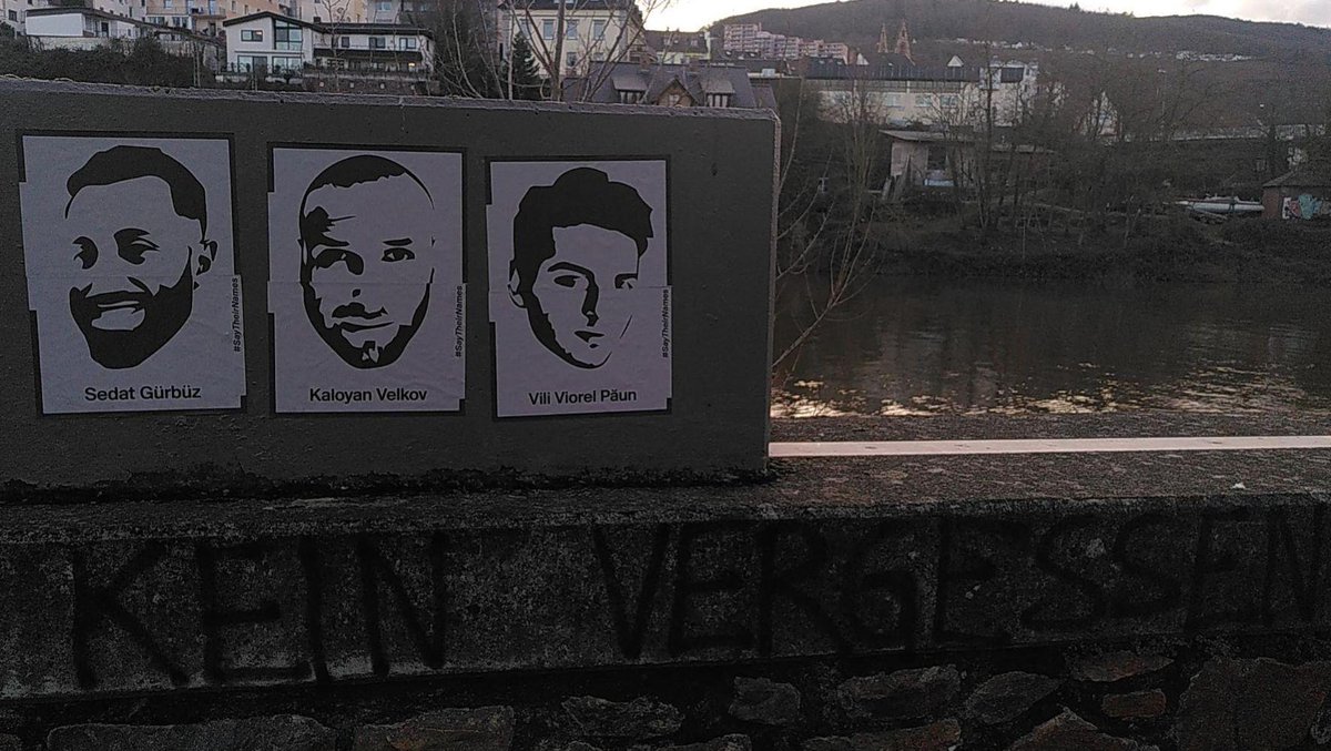 klimaaantifa's tweet photo. #Bingen gedenkt den Opfern von #Hanau!

In der ganzen Stadt wurden starke Zeichen gegen das Vergessen gesetzt!

Gegen Rassimus, Diskriminierung und den deutschen Staat, der in Hanau mitgeschossen hat!

#KeinVergeben #KeinVergessen #hanauistueberall #HanauWarKeinEinzelfall https://t.co/MYk1CrFS6g