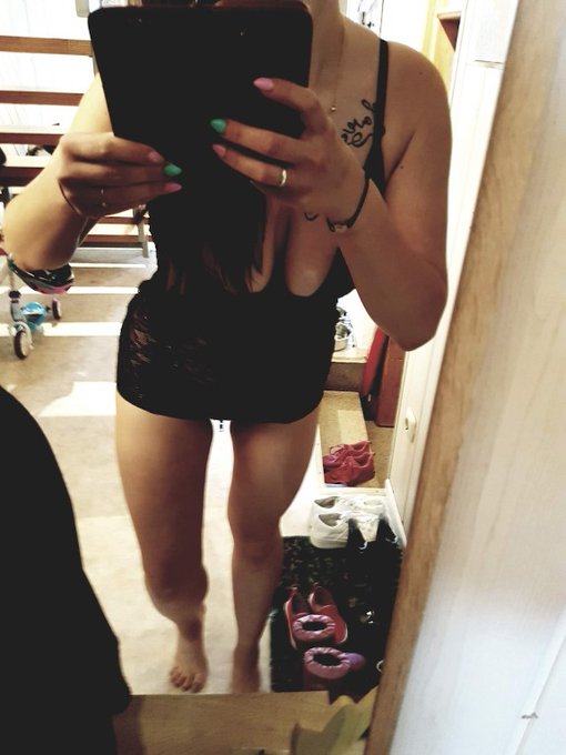 Ich brauche F&uuml;ssmasage🥰🥰🥰🥰 https://t.co/4nj7yGeTpH<a href="/tag/devilsonsky"class="tags"><span>#devilsonsky</span></a>