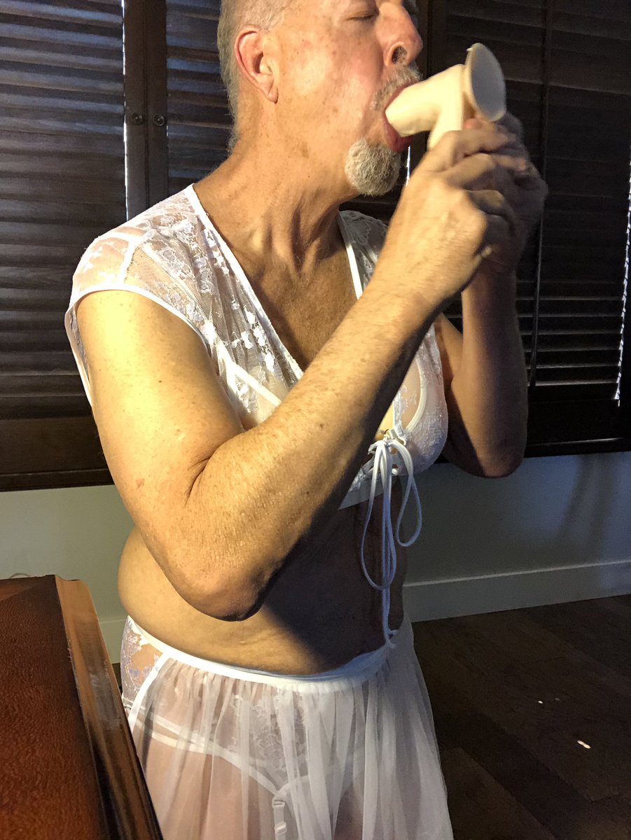 LorraineSissy's tweet photo. just another dildo sucking sissy slut for @bendtomywhims Mistress Madelon to spread around the internet https://t.co/ic6AR9uSto