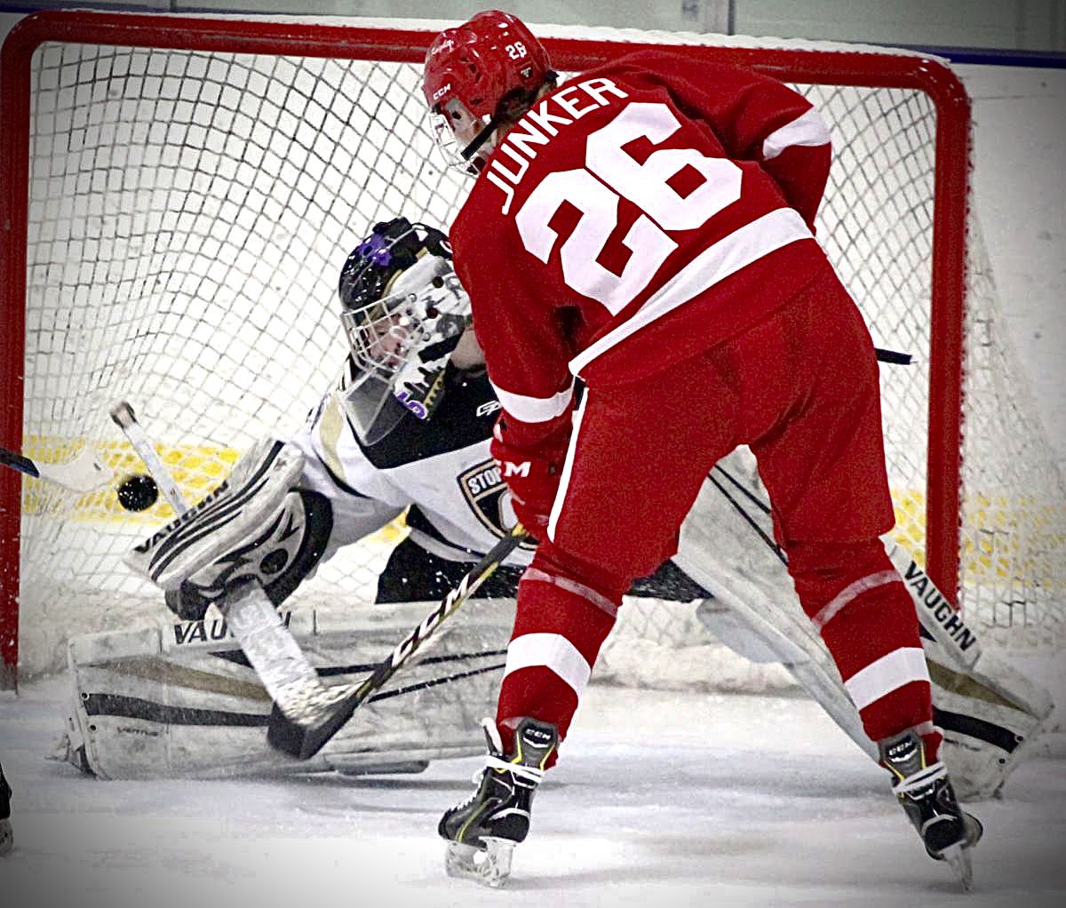 Congrats to <a href="/03Tfe/">Tonka Fusion Elite 03 Girls</a>’s <a href="/AveryJunker/">Avery Junker</a> on wrapping up an amazing senior year in sports at <a href="/bsmredknights/">Benilde-St. Margaret's</a>. 

🥉 in state for soccer
🥈 in section for hockey

We are so proud of you Avery and excited to see you back out on the pitch for TFE!

<a href="/TonkaFusionMN/">Tonka Fusion Elite | #65Strong</a>