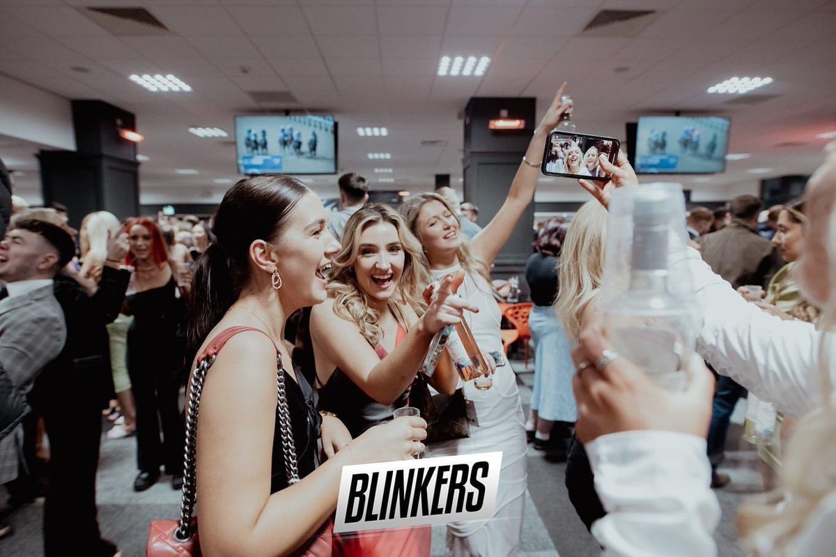 Yesterday we hosted our 4th Student Racenight @BlinkersNCL with a crowd of over 5000 students in attendance! Thank you to everyone that came along, the atmosphere was electric from start to finish…..details on the 5th event coming soon 👀 🕺🏼 🐎 #StudentRacenight #Blinkers