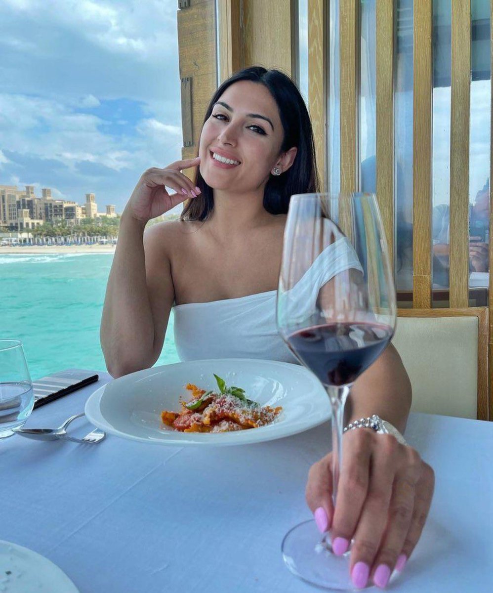 Cheers to a new chapter! 🥂🎂
#birthdaygirl
