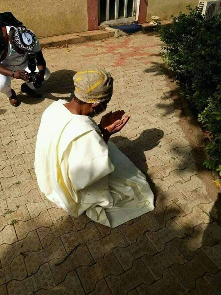 WaliylahiAbiod1's tweet photo. Regardless of any scenario, ogbeni RAUF AREGBESOLA is still a good leader to be reckoned with✌

#proudly Raufist https://t.co/aZO0pozqeI