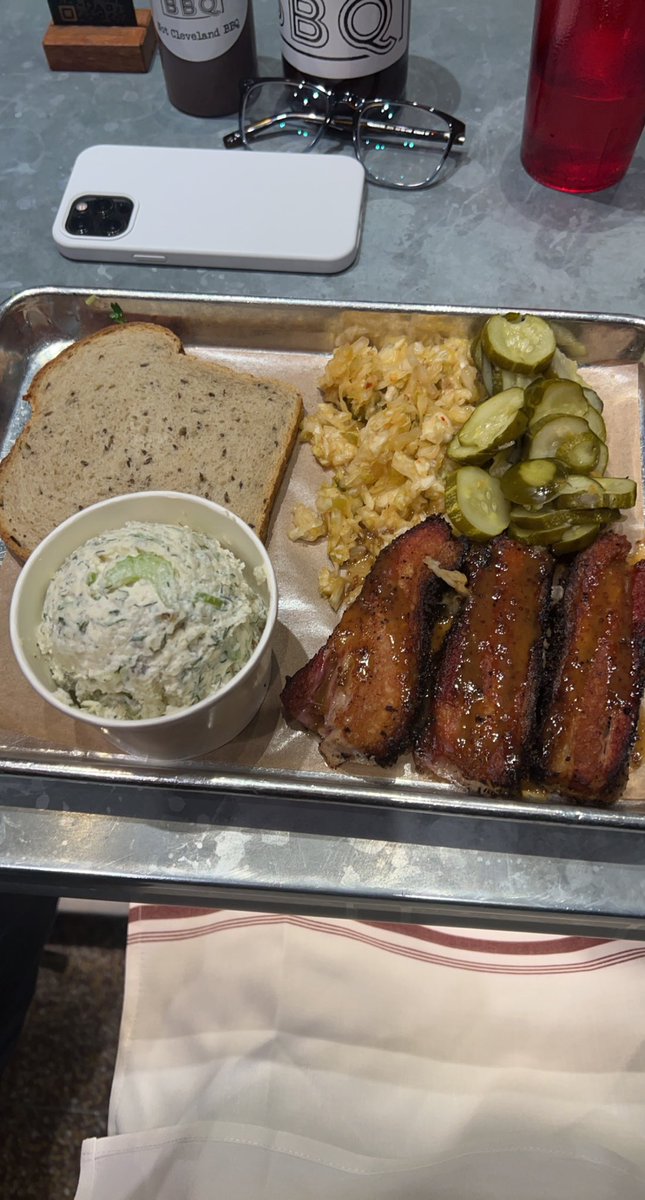jacksettleman's tweet photo. Did not expect some of the best BBQ of my life to come from Cleveland, Ohio but here we are 🔥 https://t.co/DxwM9XBYUu