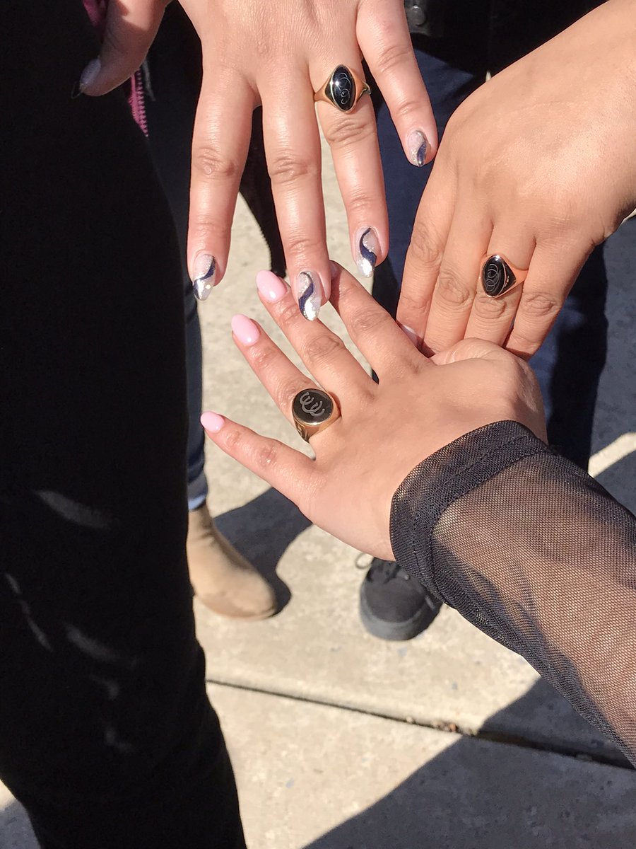 Elizabeth Meade tweet media