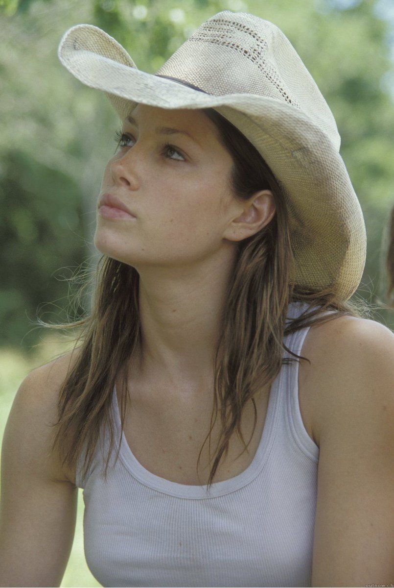 badpostjbiel's tweet photo. Jessica Biel in The Texas Chainsaw Massacre (2003) #tmc2003 #tmc #texaschainsawmassacre https://t.co/J1YnYAPGq7