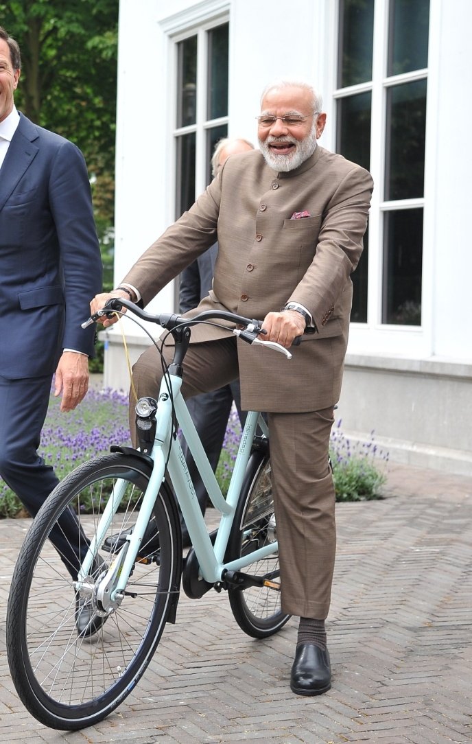yuva_rajad's tweet photo. "मैं हैरान हूँ कि साइकल आतंकियों को क्यों पसंद है!" https://t.co/ABhJfF8PpB