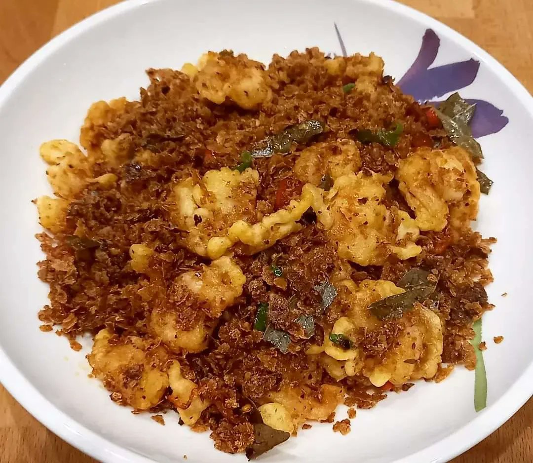 culturedscience's tweet photo. Had a huge craving for both #PandaExpress & Singaporean hawker food recently. So I cooked a #shrimp/seafood feast one night! Home-made honey walnut shrimp, cereal #prawns & shrimp-oyster omelette.
#singaporefood #hawkerfood #honeywalnutshrimp #ChemistsWhoCook #ChemistsCanCook https://t.co/XMntYD2kFt
