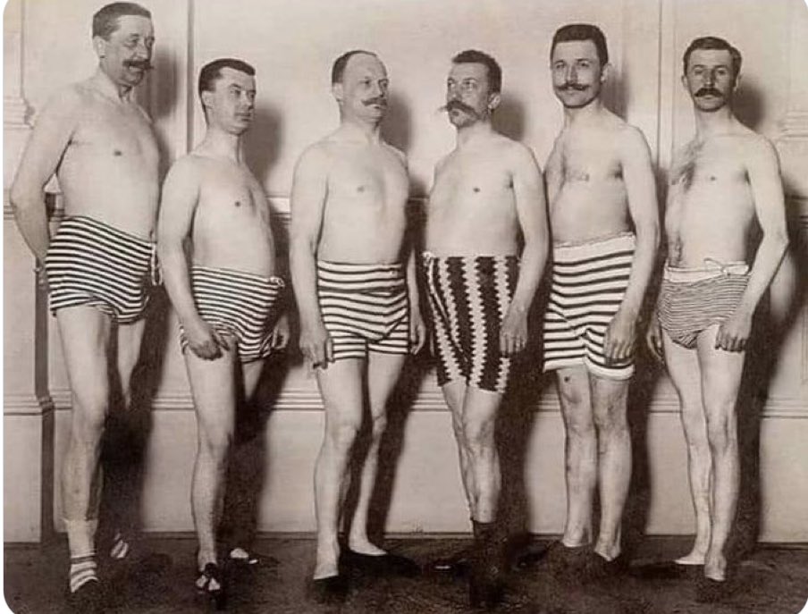 Miembros de concurso de belleza masculina de 1919,  el ganador fue…