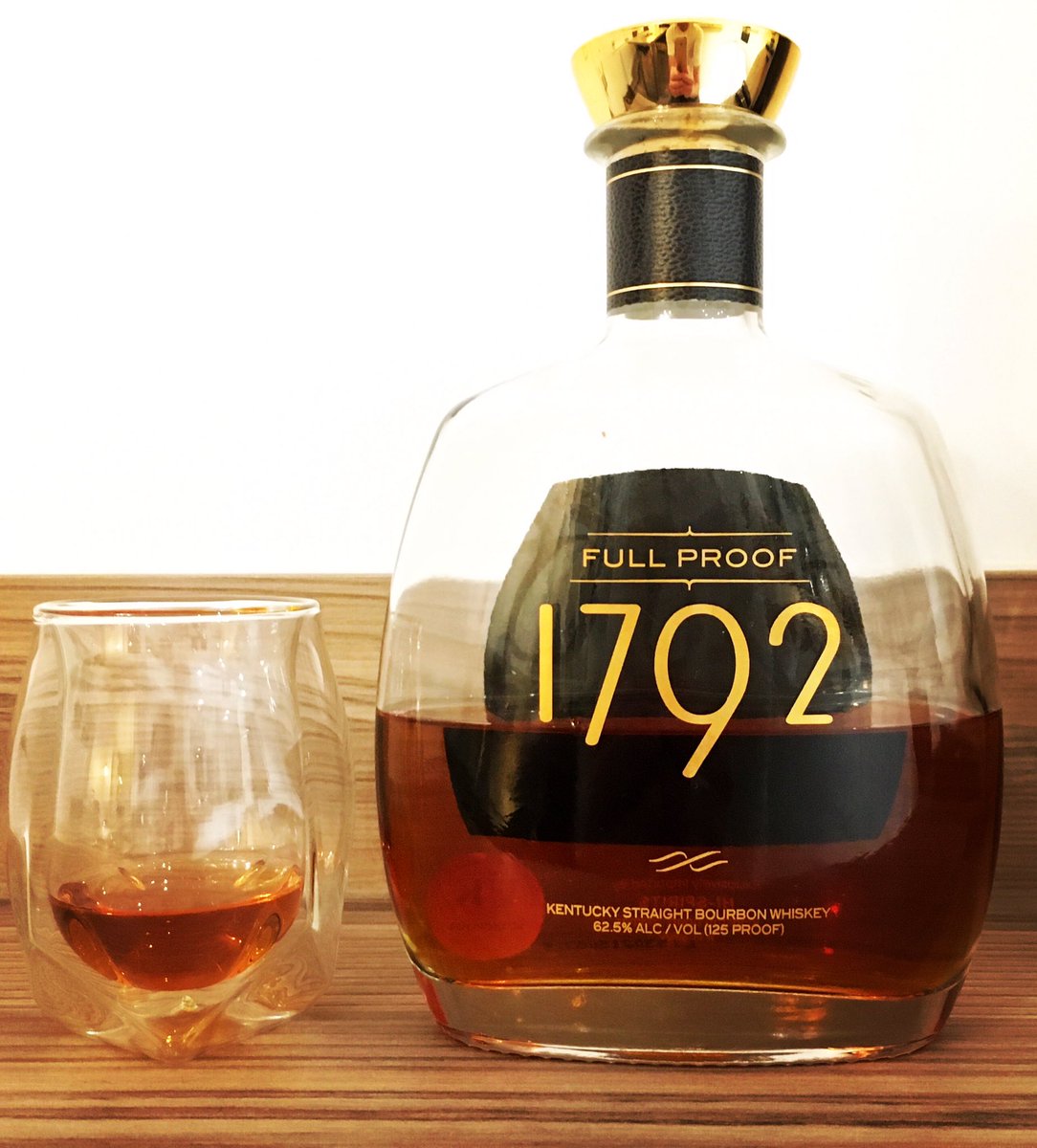 BourbonGents's tweet photo. The UK is bracing itself for its 3rd storm in a week. You need a high proof top tier pour to prepare. What better way is there than pouring a measure of 1792 Full Proof, 62.5% ABV #bourbon #whiskey #1792fullproof #stormdudley #stormeunice #stormfranklin #bourbongents https://t.co/dtT4N2nuAv