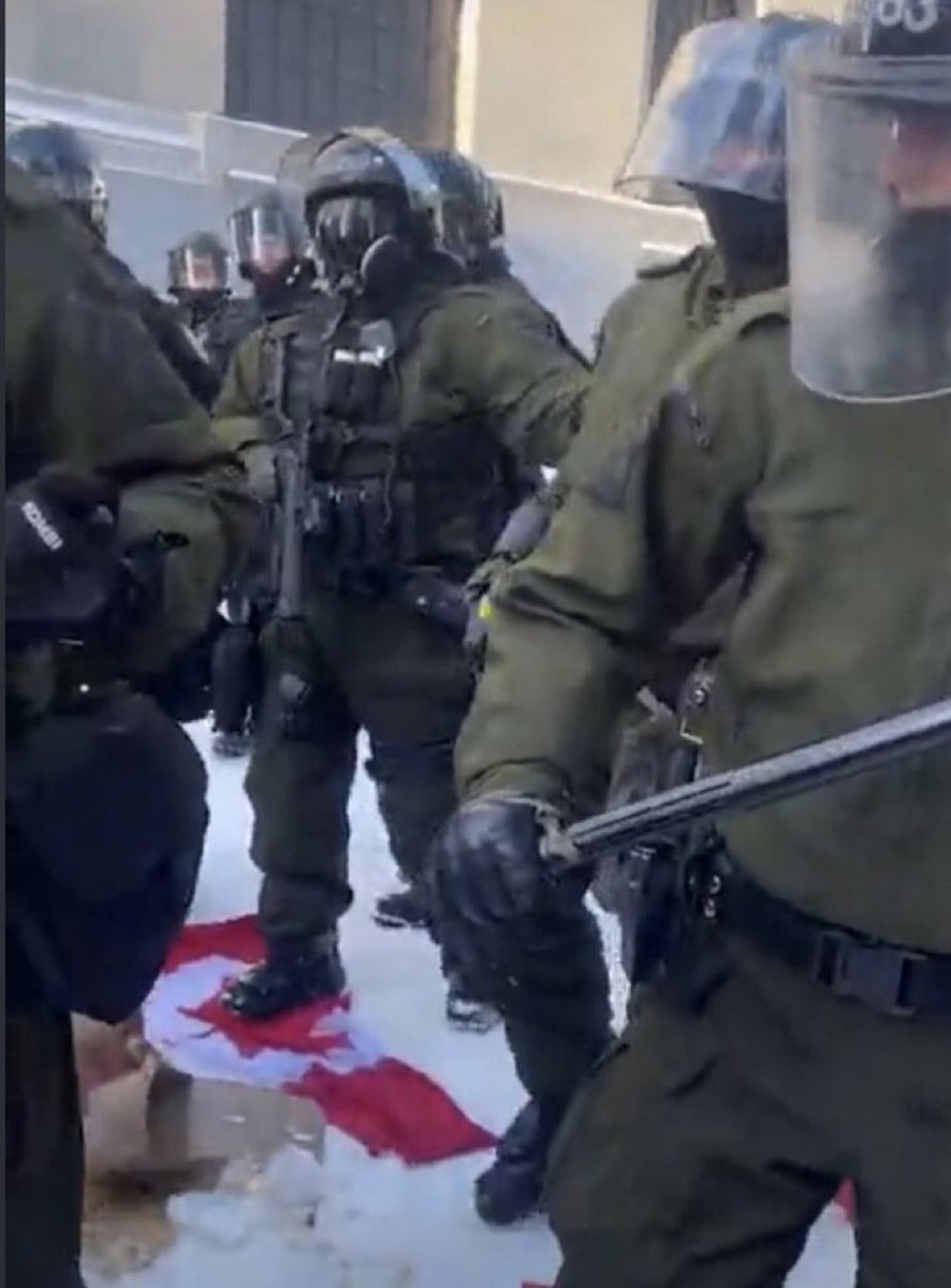 MaximeBernier's tweet photo. This picture pretty much summarizes what Canada has become. https://t.co/T9hRAv25Wh