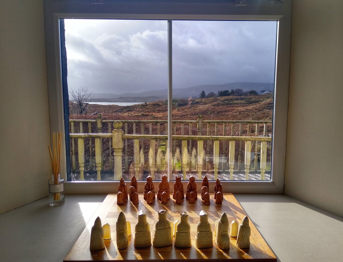 Strathview1's tweet image. Blowing a hoolie today....lovely and cosy inside by the open fire..💙 #isleofharris #outerhebrides #westernisles #VisitScotland