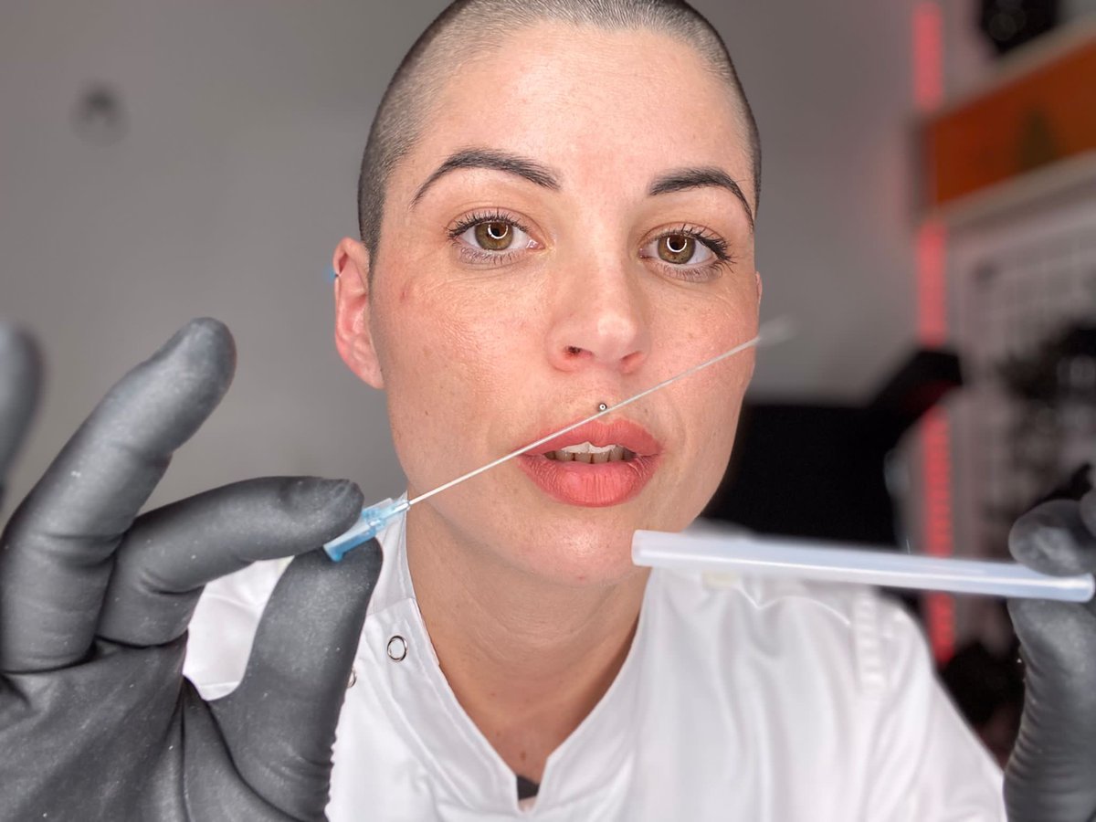 BarfVada's tweet photo. Sundays are for stabbing…God I love me some needle play! #needleplay #needles #bloodplay #bloodfetish #Domme #Mistress #Medicalplay #Goddess #Nurse https://t.co/mZchC3fIf2