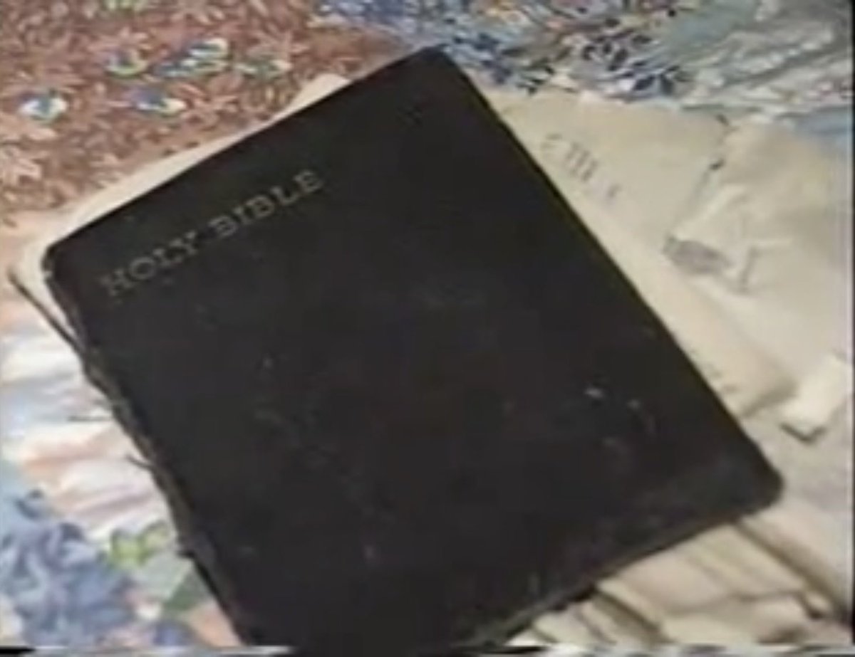 RealZenithMan's tweet image. Virginia’s work was everywhere! Margins of books and Bibles filled with her writings, she left a record - by dating it or by the day’s topic - of every month of 27 years! And she shared Alvin’s view of the world… or even helped form his. #hypergraphia #truecrime #southerngothic