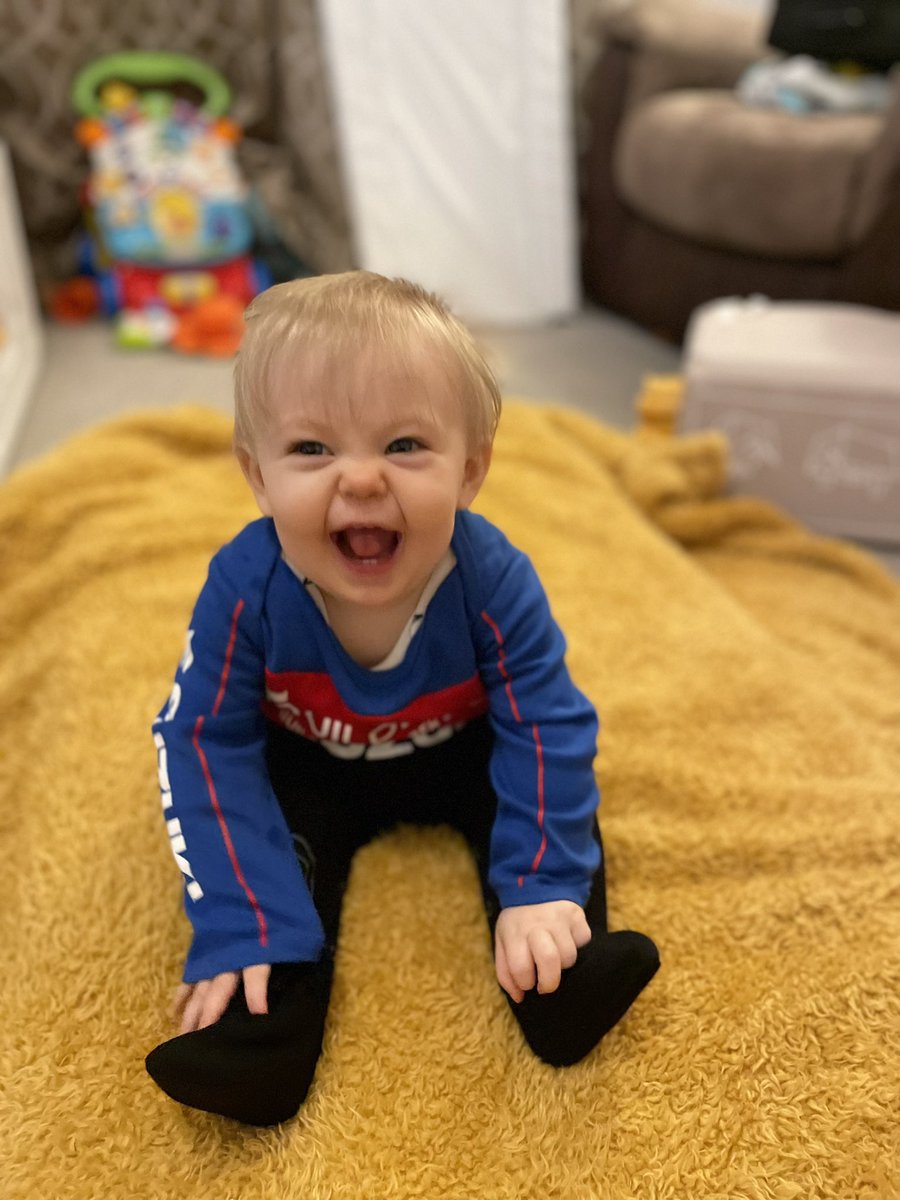DSS199's tweet photo. @_HawkRacing @christianiddon @DannyKent52 @Yoshimura_JPN @BuildbaseUK @SuzukiBikesUK Think I have found your 2022 brolly girl! What do you think? @_HawkRacing @christianiddon @DannyKent52 https://t.co/mOpZI6sGAk