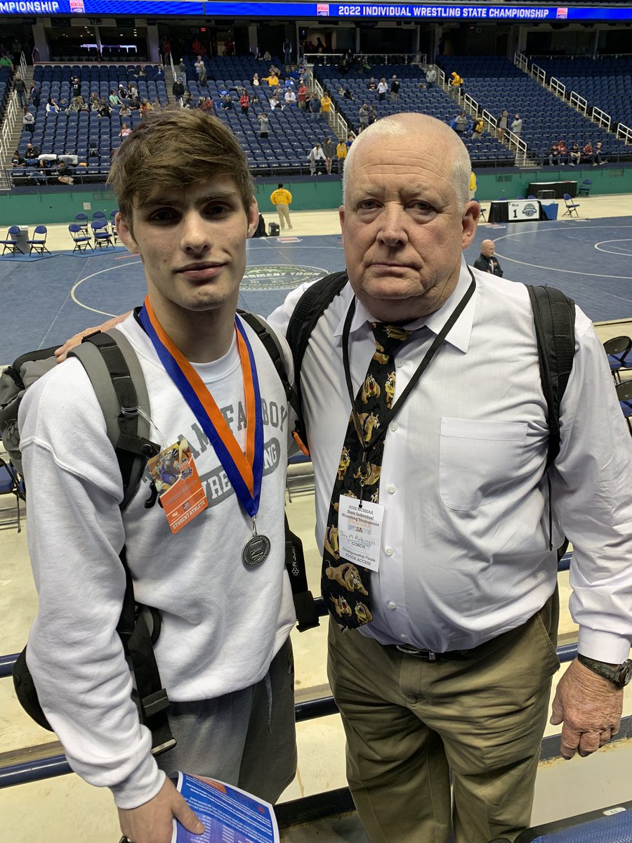 BulldogsWrestl1's tweet image. Congrats to Senior Bulldog Connor Goodman 🥈 2022 @NCHSAA 2A 132 State Runner up🥈Connor ends his high school career with an overall impressive 165-31 record including 114 pins 🧷 @JMRHS_Athletics @CarolinasMat @SeWrestle @JMRHSPrincipal @CJemalHorton @JMRHSNews