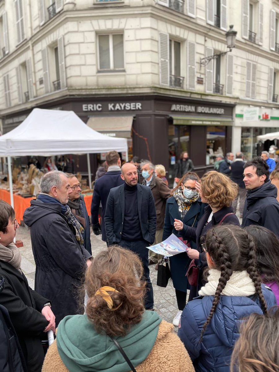 #avecvous | À la rencontre des Levalloisiens ce matin, avec <a href="/celinecalvez/">Céline Calvez</a> et <a href="/StanGuerini/">Stanislas Guerini</a> ! #Levallois #MajoritePresidentielle