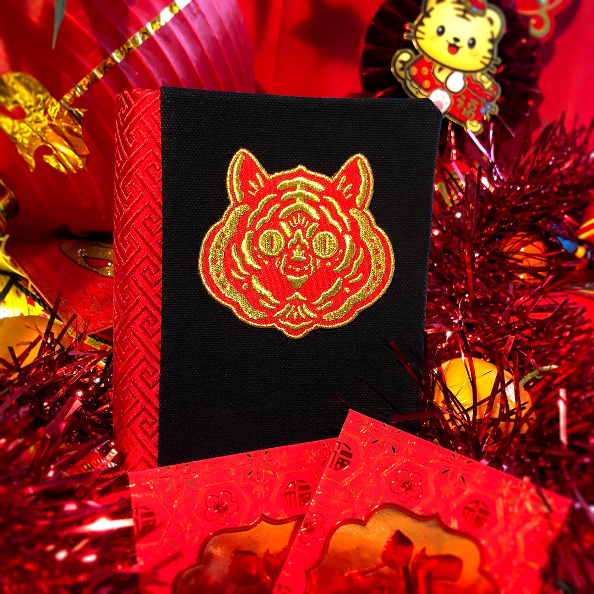 galinstudio's tweet photo. last week to support our k!ckstarter campaign!! 

handmade sketchbook with cover decals designs to celebrate lunar new year and the year of the tiger 🐯✨ https://t.co/MLqEKDwhs0 https://t.co/tmedeBOPHu