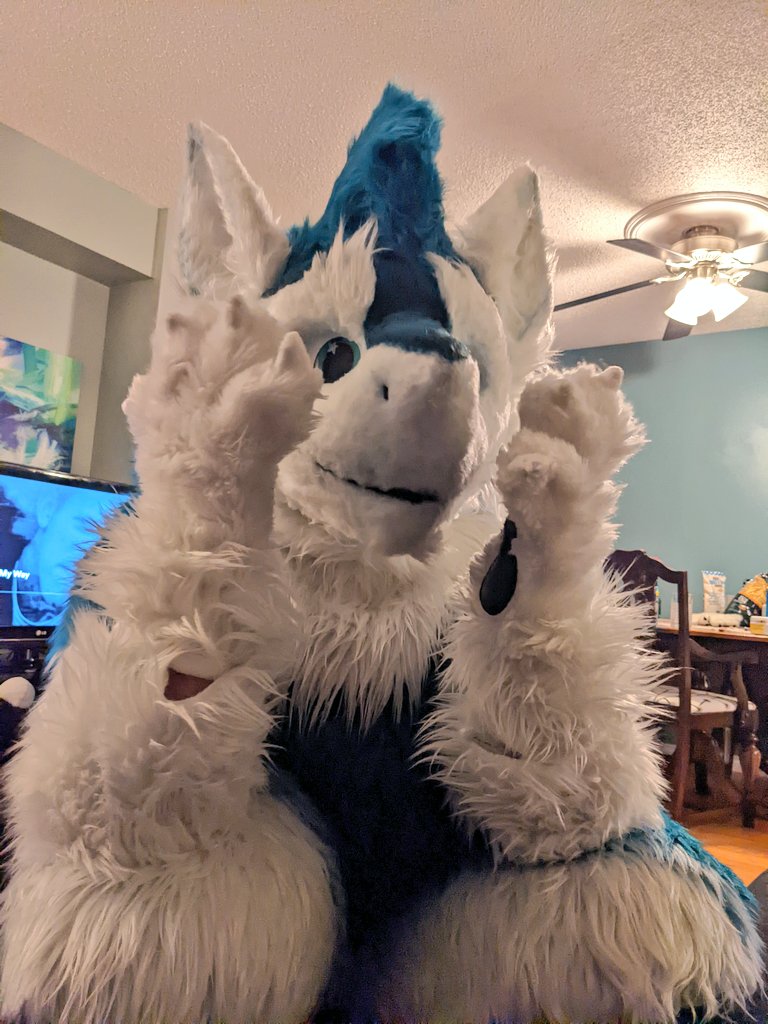 Intrapillium's tweet photo. A photographer took a picture of this cheese before and after calling him cute

🧀: @IzaiahWedge https://t.co/lHArGXlHDm