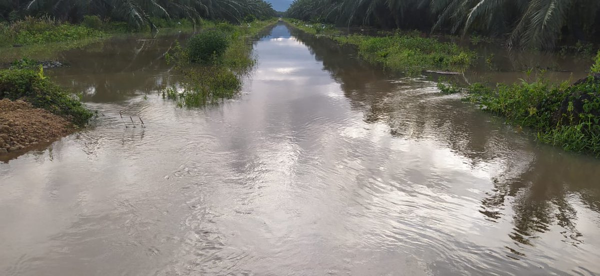 missworld2018's tweet photo. Banjir mulu dah ini jalan😓 https://t.co/YjXqxq0xU5