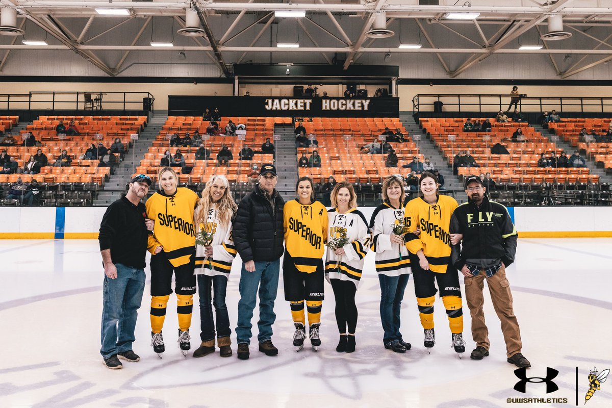 uwswhky's tweet photo. Thank you, Seniors | 📸🏒 #WeAreSuperior #EarnIt https://t.co/v1rfj2TElJ