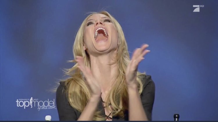 Toni62344641's tweet photo. Jetzt verstehe ich das mit dem Green Room. So kann man Linda abschalten  #IBES https://t.co/abIQEiMTIL