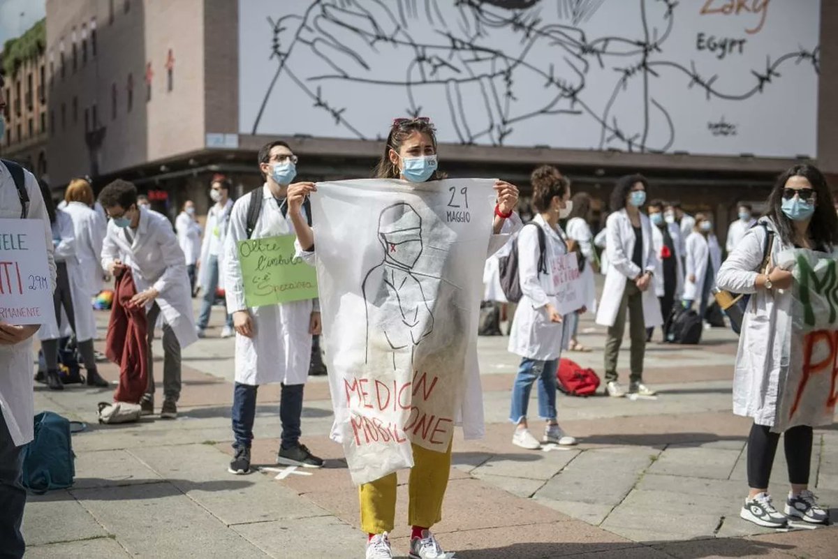Nella giornata nazionale del #PersonaleSanitario non è sufficiente ringraziare tuttə coloro che hanno lottato in prima linea contro il #COVID19.
La #riforma dei #testdingresso nelle facoltà di medicina è un piccolo passo per un sistema sanitario efficiente e resiliente
