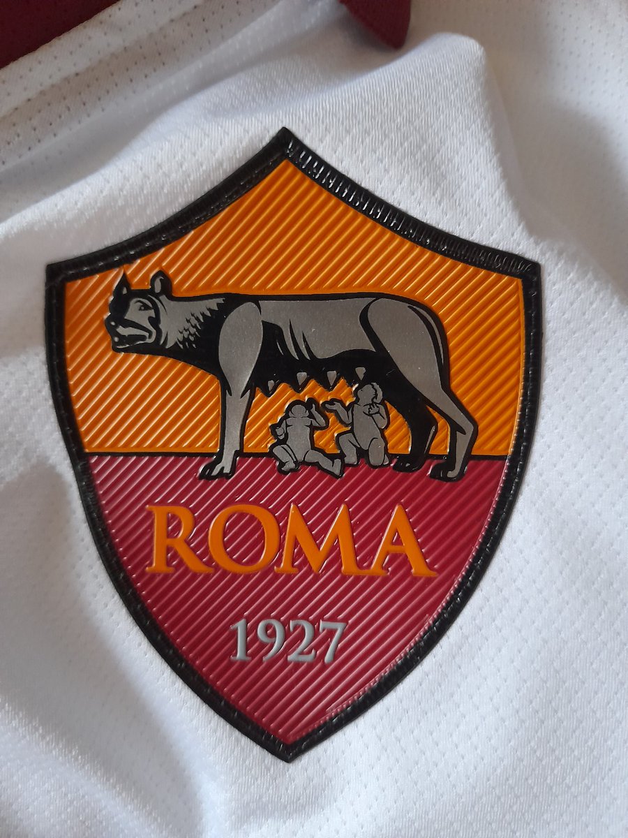 AETshirts's tweet photo. Rank these badges 🔢
#Atletico #Roma #Valencia #Fernerbache https://t.co/RUiEFqshyi