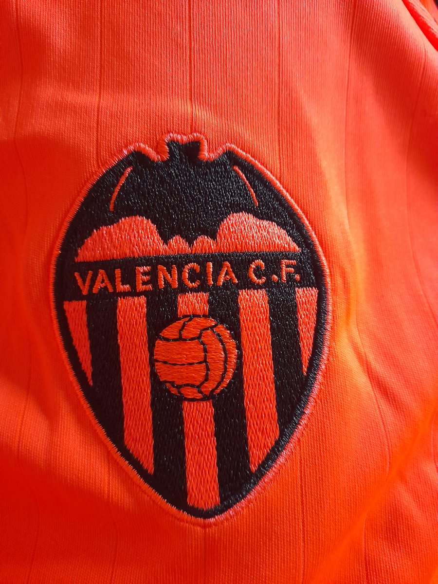 AETshirts's tweet photo. Rank these badges 🔢
#Atletico #Roma #Valencia #Fernerbache https://t.co/RUiEFqshyi